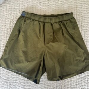Lululemon Athletica Army Green Athletic Shorts 5” Pace Breaker M Lined